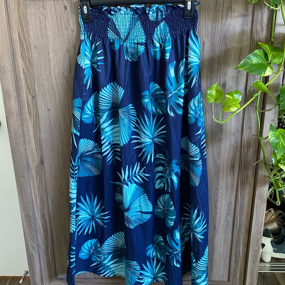 Two piece tube top and skirt. Tropical print